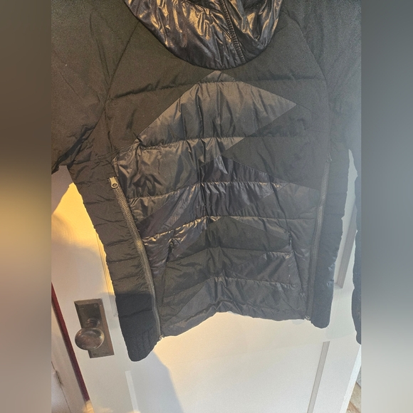 Lululemon Jacket - Picture 8 of 8